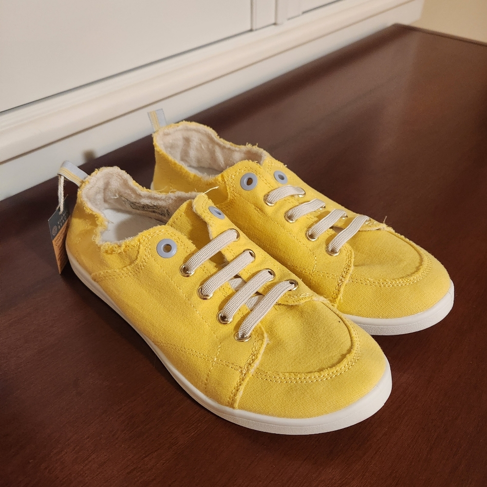 Vionic Pismo Women's  casual Suppoortive Sneakers NWT